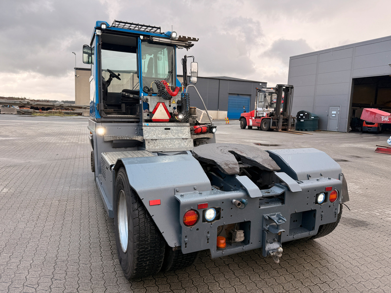Terberg RT223 4x4 - Terminalski traktor: slika 5 Terberg RT223 4x4 - Terminalski traktor: slika 5