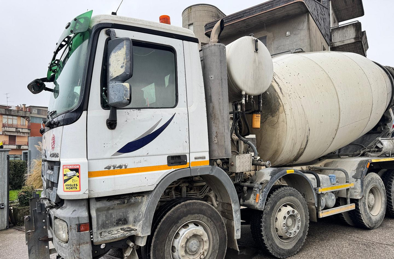Autobetoniera Armec PHY120 su telaio Mercedes-Benz - Avtomešalec: slika 3 Autobetoniera Armec PHY120 su telaio Mercedes-Benz - Avtomešalec: slika 3
