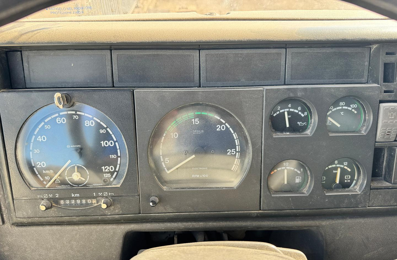 Betonpompa CIFA ASTRA HD84.38 - 2003 - Avtomešalec s črpalko: slika 5 Betonpompa CIFA ASTRA HD84.38 - 2003 - Avtomešalec s črpalko: slika 5