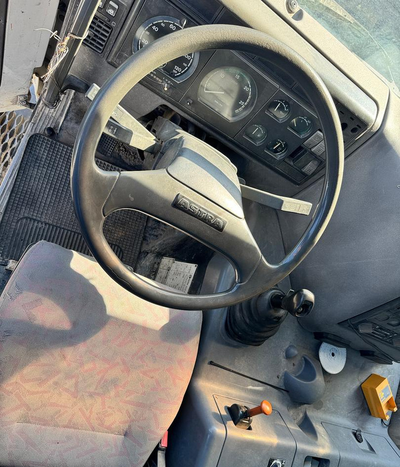 Betonpompa CIFA ASTRA HD84.38 - 2003 - Avtomešalec s črpalko: slika 4 Betonpompa CIFA ASTRA HD84.38 - 2003 - Avtomešalec s črpalko: slika 4