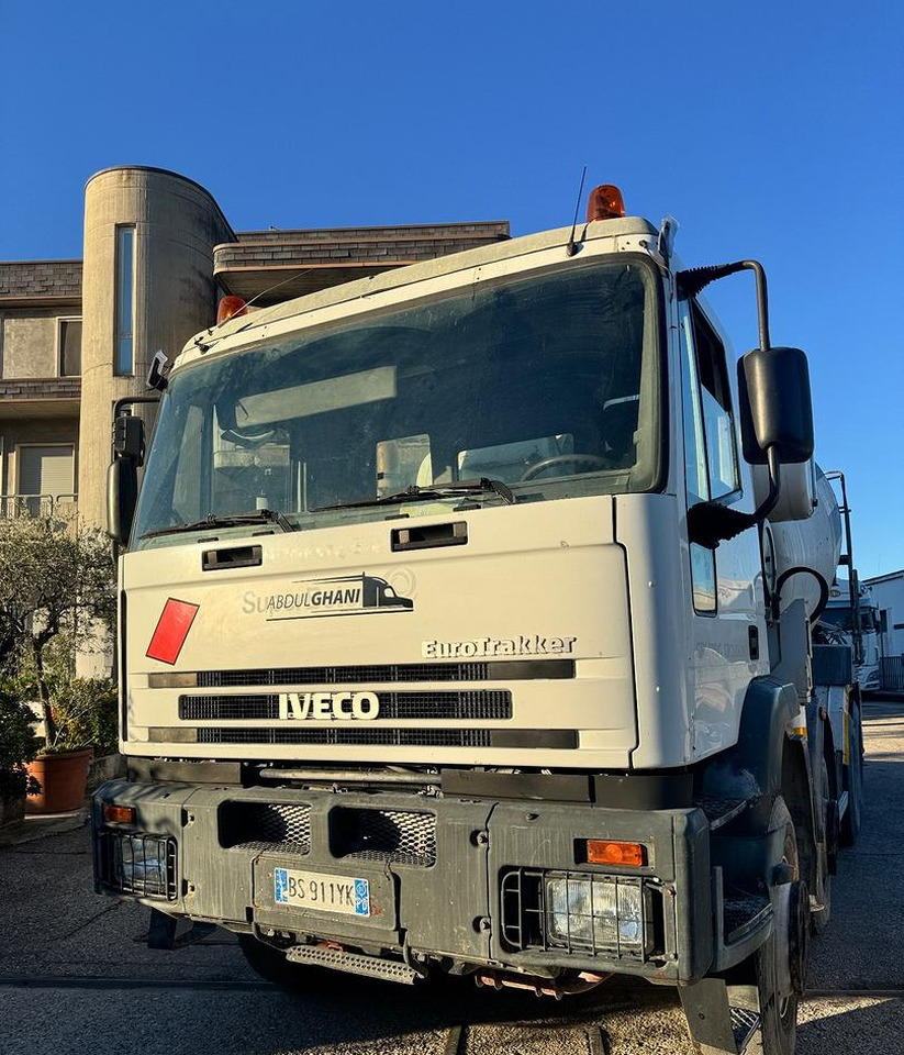 Betonpompa CIFA Iveco Trakker 410E44 - Črpalka za beton: slika 2 Betonpompa CIFA Iveco Trakker 410E44 - Črpalka za beton: slika 2