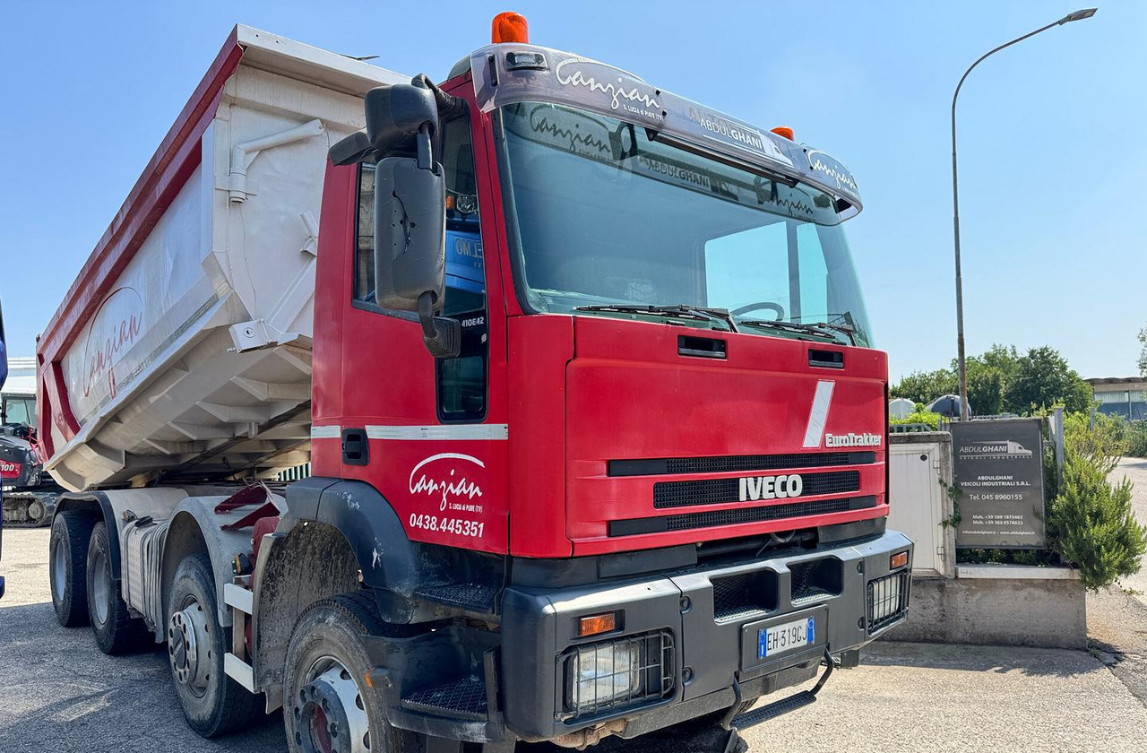 IVECO TRAKKER 420 - 8X4 - Tovornjak prekucnik: slika 1 IVECO TRAKKER 420 - 8X4 - Tovornjak prekucnik: slika 1