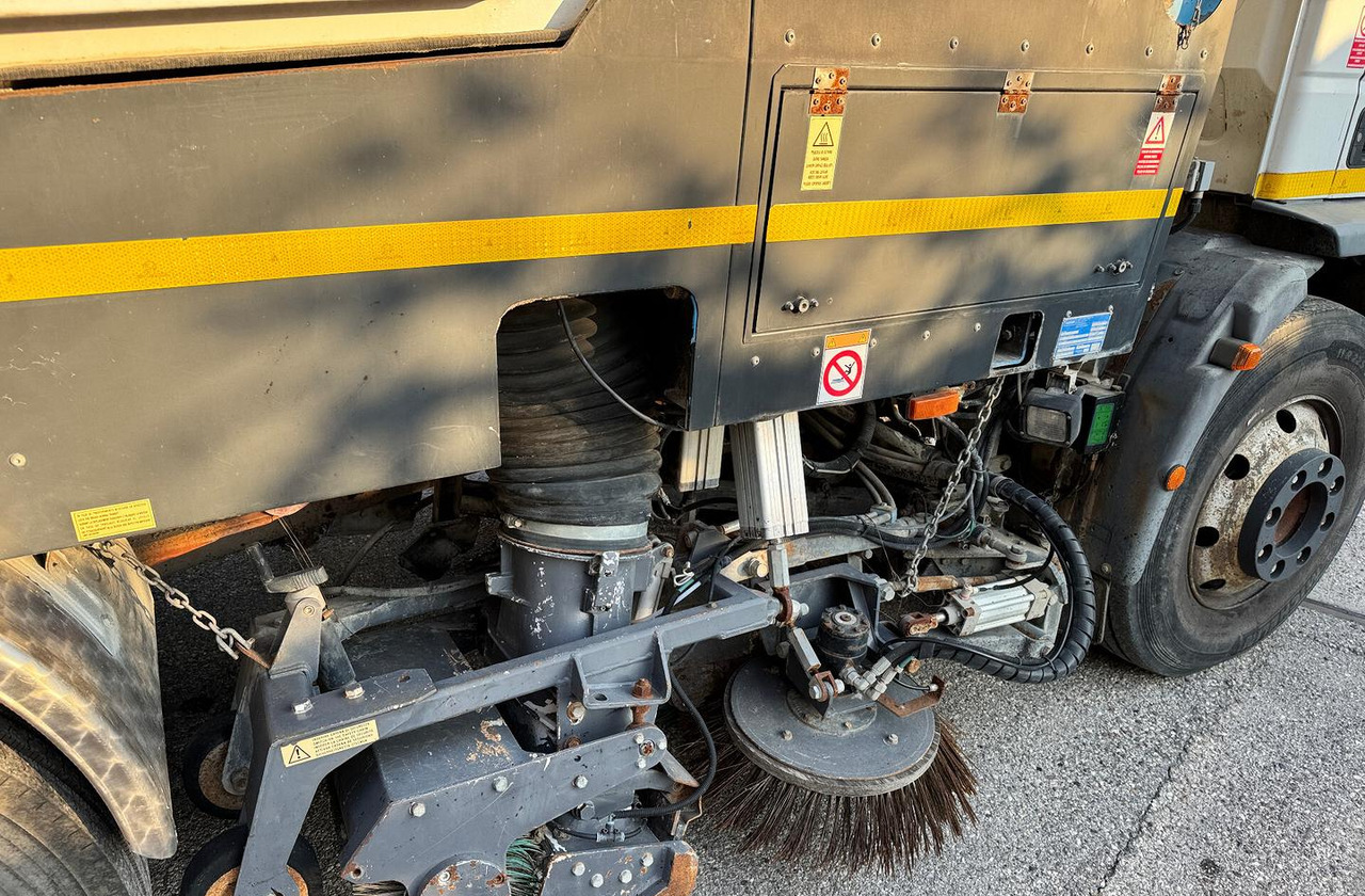 Vozilo za pometanje Iveco EuroCargo 150E18 spazzatrice: slika 20