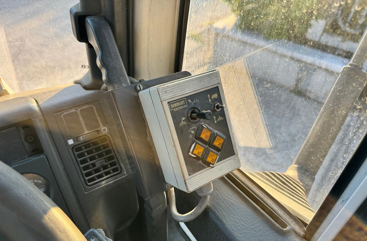 Vozilo za pometanje Iveco EuroCargo 150E18 spazzatrice: slika 9