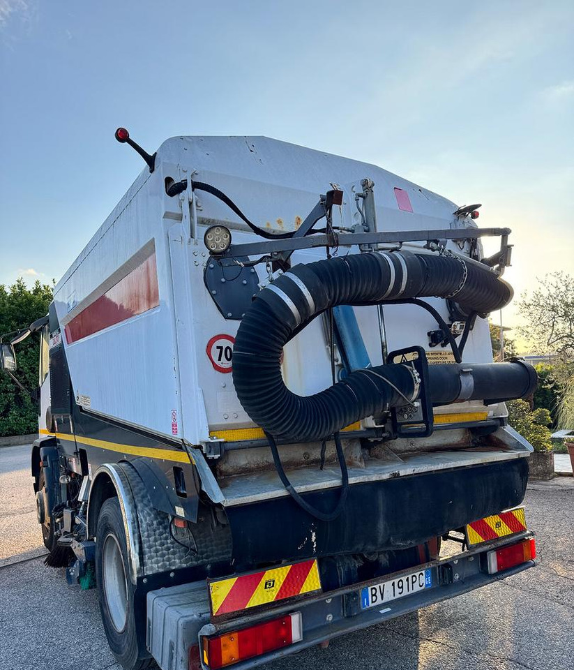 Iveco EuroCargo 150E18 spazzatrice - Vozilo za pometanje: slika 4 Iveco EuroCargo 150E18 spazzatrice - Vozilo za pometanje: slika 4