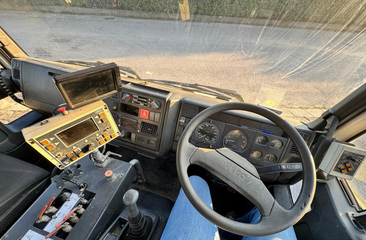 Vozilo za pometanje Iveco EuroCargo 150E18 spazzatrice: slika 7