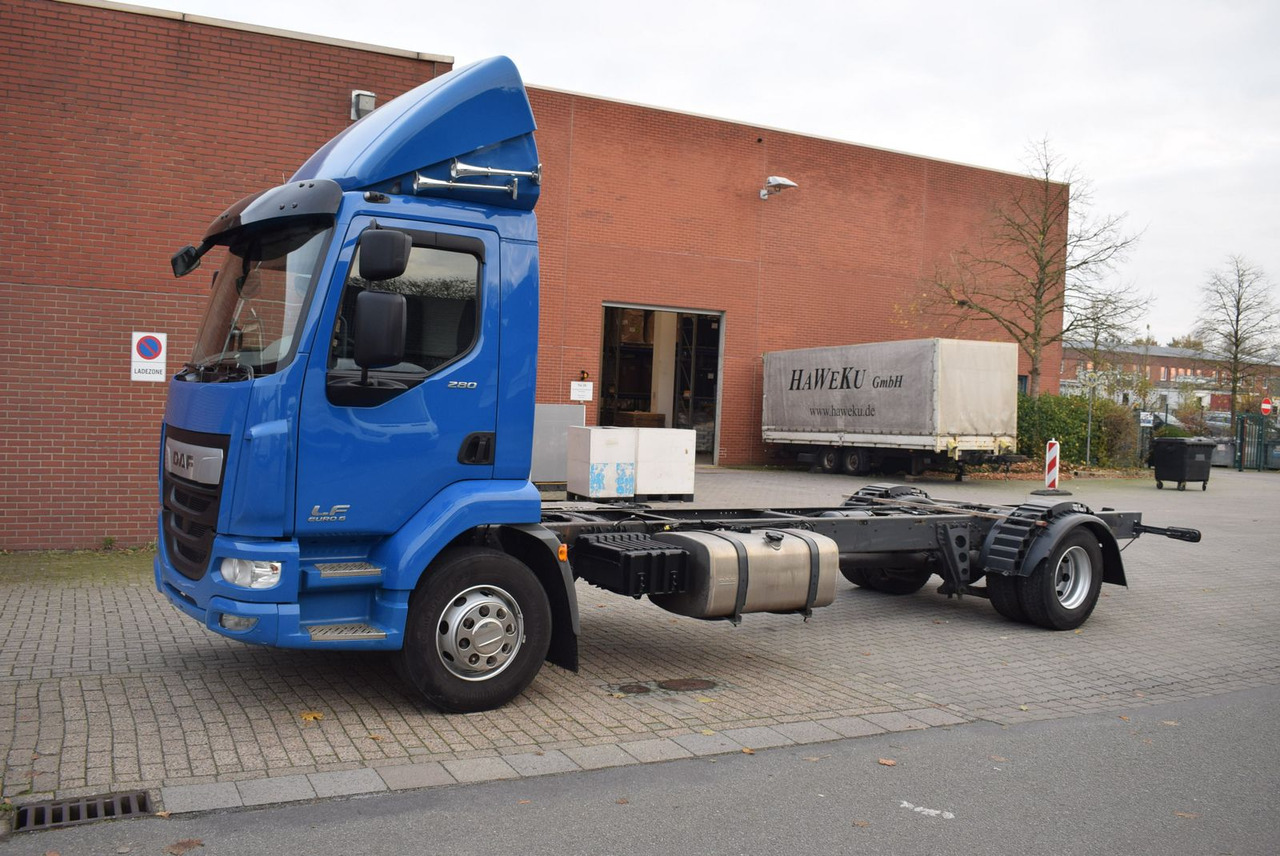 DAF LF 280 Fahrgestell Klima Navi 8-Gang ACC AHK - Tovornjak-šasija: slika 2 DAF LF 280 Fahrgestell Klima Navi 8-Gang ACC AHK - Tovornjak-šasija: slika 2