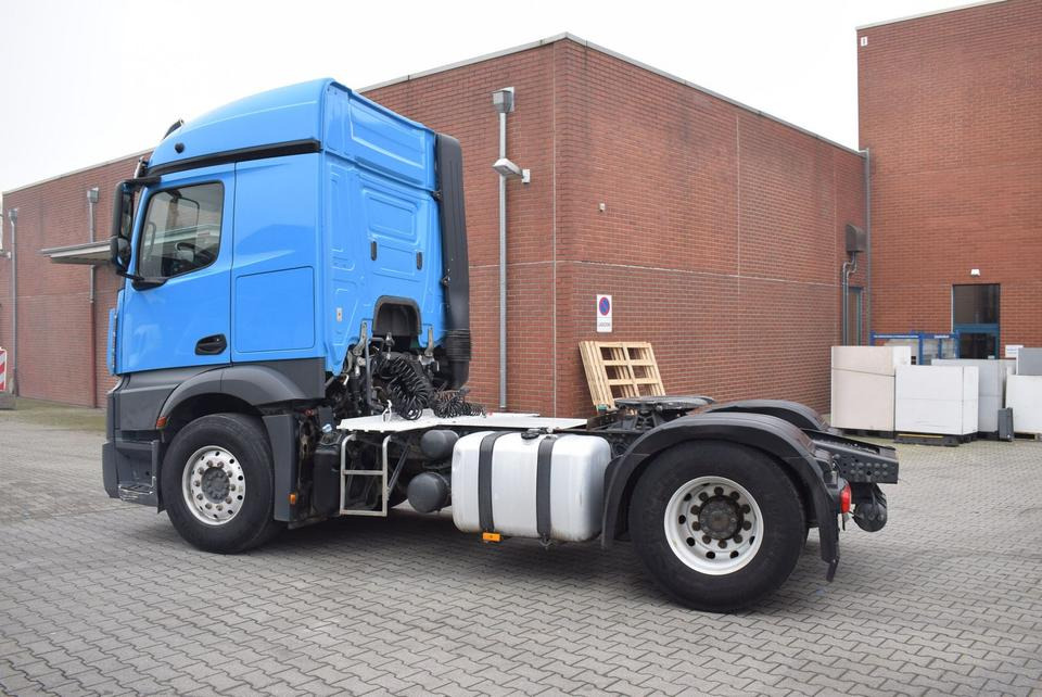 Mercedes-Benz Actros 1843 Stream Space Kipphydraulik Klima - Vlačilec: slika 4 Mercedes-Benz Actros 1843 Stream Space Kipphydraulik Klima - Vlačilec: slika 4