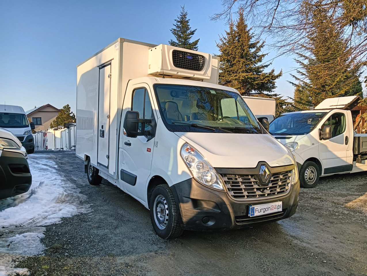 RENAULT MASTER KONTENER MROŹNIA CHŁODNIA NR 693 - Dostavno vozilo z zabojnikom: slika 3 RENAULT MASTER KONTENER MROŹNIA CHŁODNIA NR 693 - Dostavno vozilo z zabojnikom: slika 3