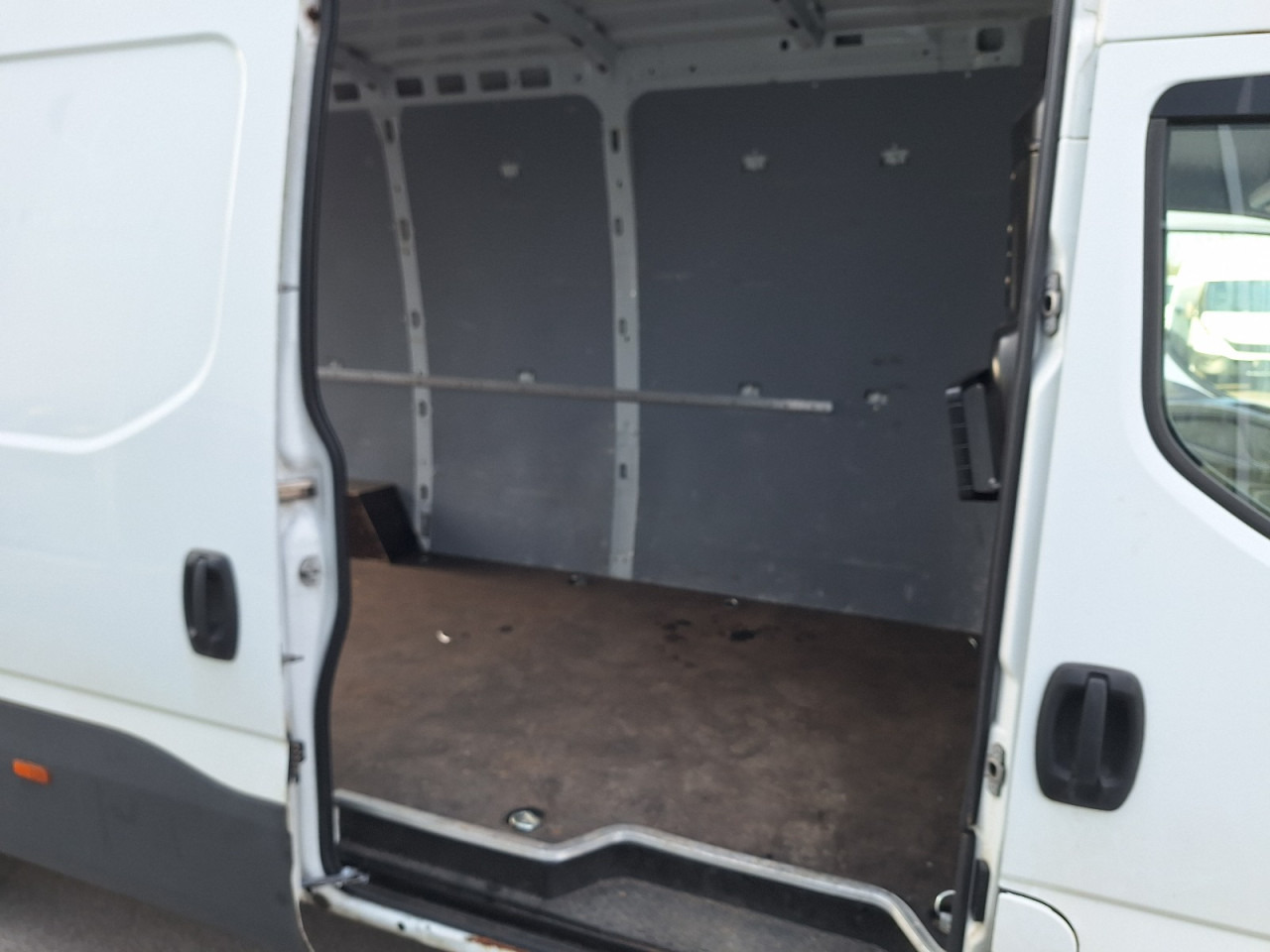 IVECO Daily 35S14 16m3 - Furgon: slika 3 IVECO Daily 35S14 16m3 - Furgon: slika 3