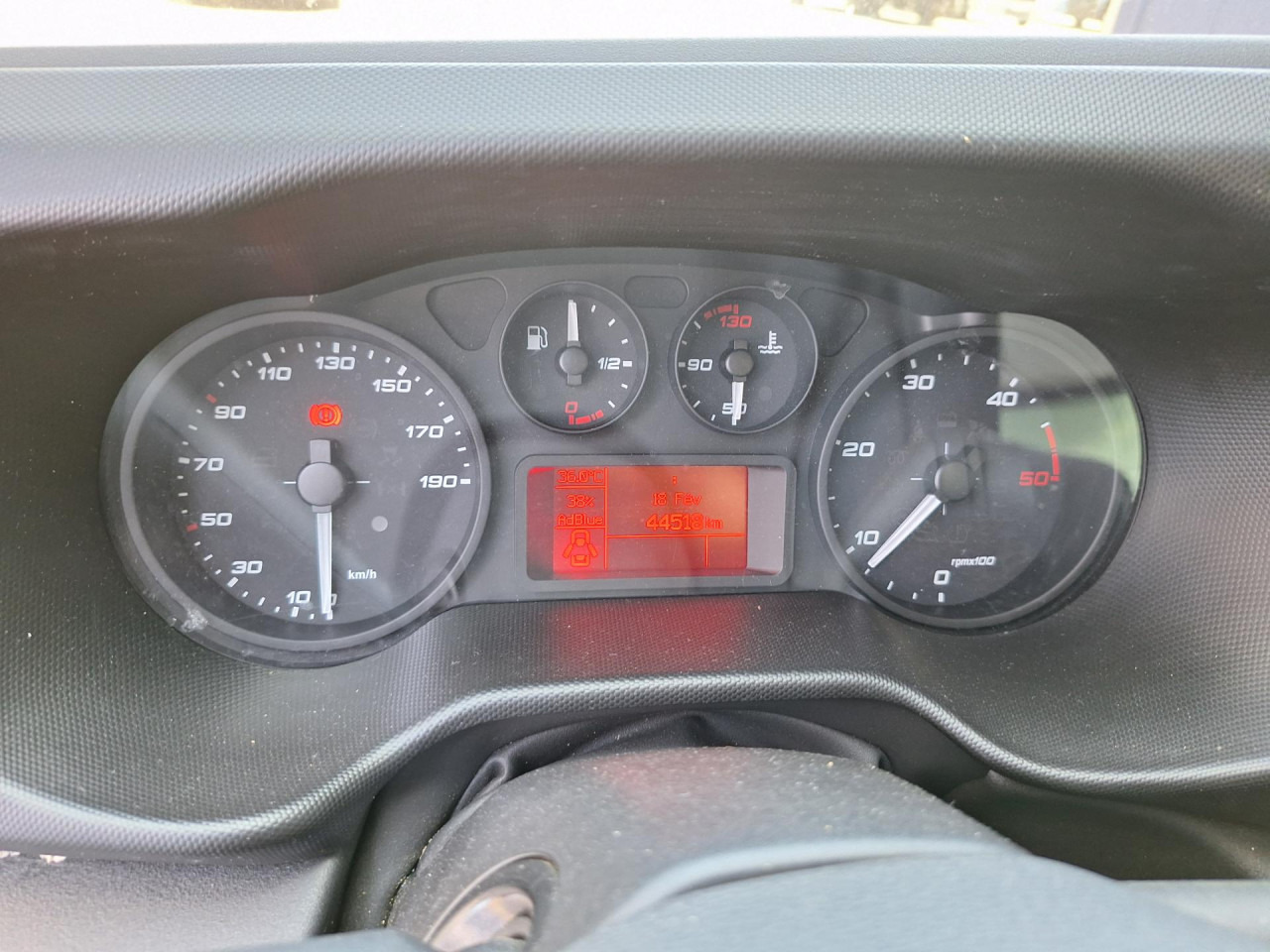 IVECO Daily 35 C 16 - Dostavno vozilo z zabojnikom: slika 2 IVECO Daily 35 C 16 - Dostavno vozilo z zabojnikom: slika 2