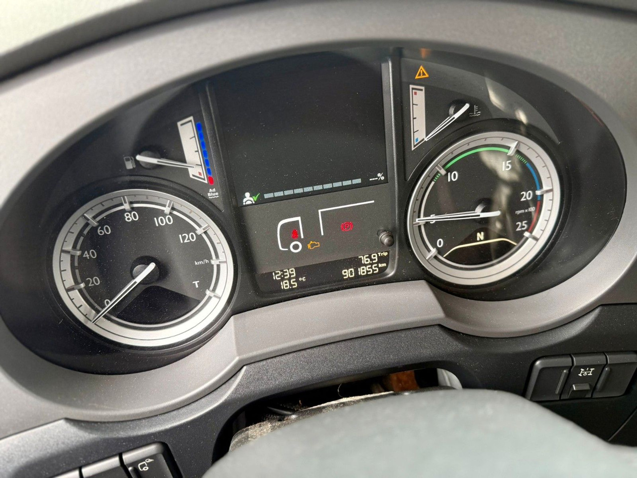 Vlačilec DAF XF 460 +Retarter+2xTank: slika 8 Vlačilec DAF XF 460 +Retarter+2xTank: slika 8