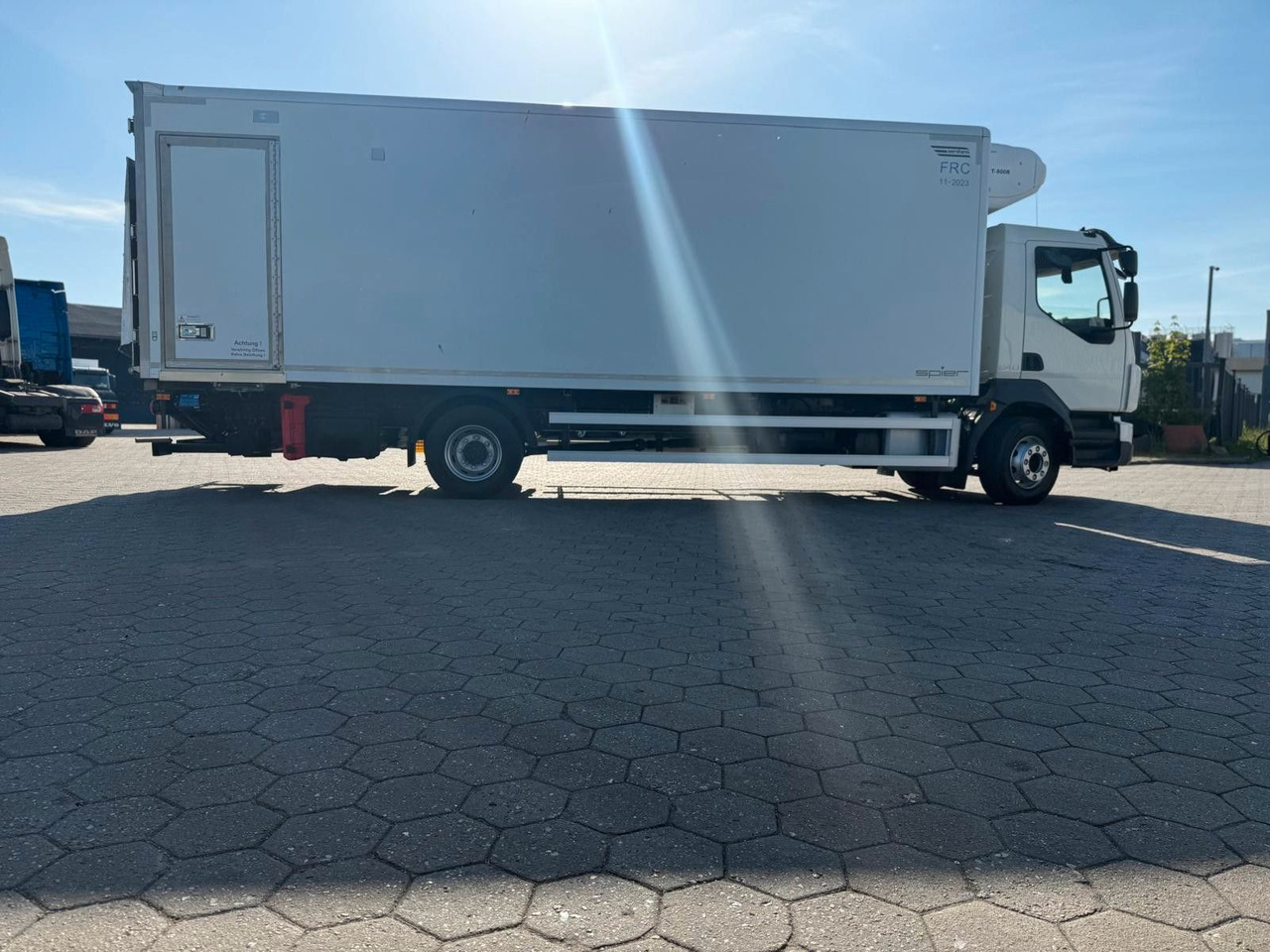 Volvo FL 42 R 240 +Thermoking T-880R+Kamera - Tovornjak hladilnik: slika 2 Volvo FL 42 R 240 +Thermoking T-880R+Kamera - Tovornjak hladilnik: slika 2