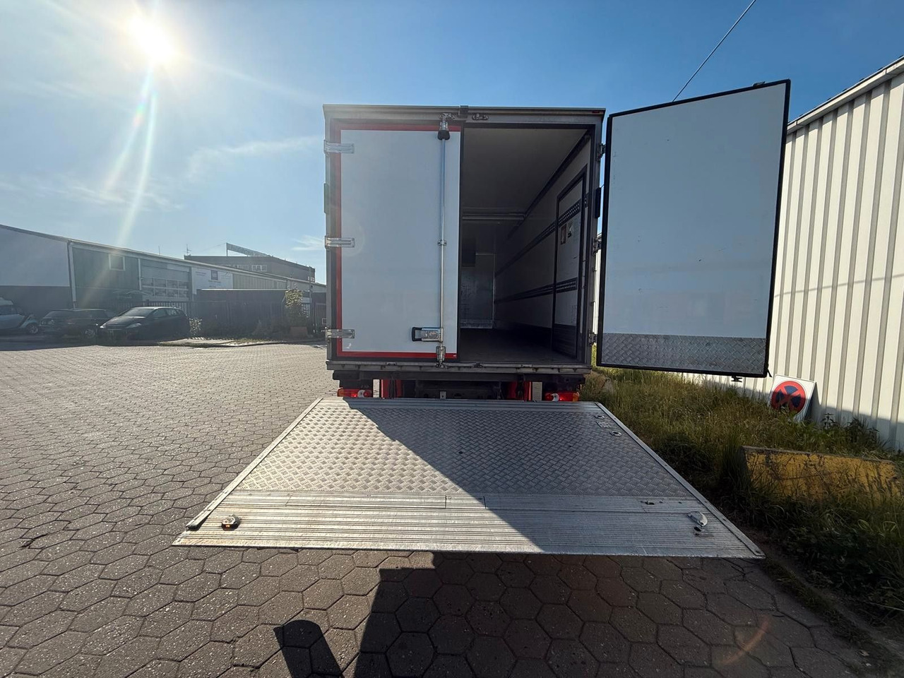 Volvo FL 42 R 240 +Thermoking T-880R+Kamera - Tovornjak hladilnik: slika 4 Volvo FL 42 R 240 +Thermoking T-880R+Kamera - Tovornjak hladilnik: slika 4