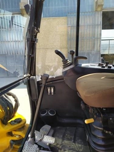 Mini bager JCB 8040: slika 10