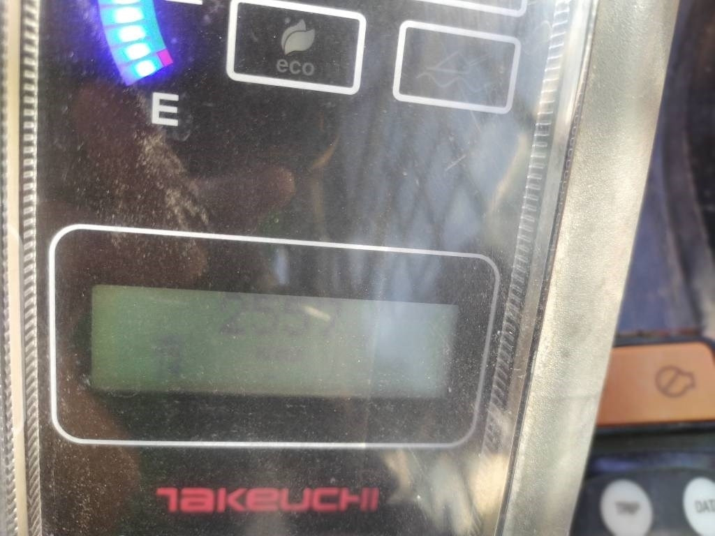 Takeuchi TL 8 - Mini nakladalec: slika 5 Takeuchi TL 8 - Mini nakladalec: slika 5
