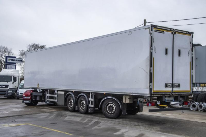 Asca CARRIER 1850 MT+CLOISON+ESS. DIRECT./STEERING/GELENKT - Polprikolica hladilnik: slika 2 Asca CARRIER 1850 MT+CLOISON+ESS. DIRECT./STEERING/GELENKT - Polprikolica hladilnik: slika 2