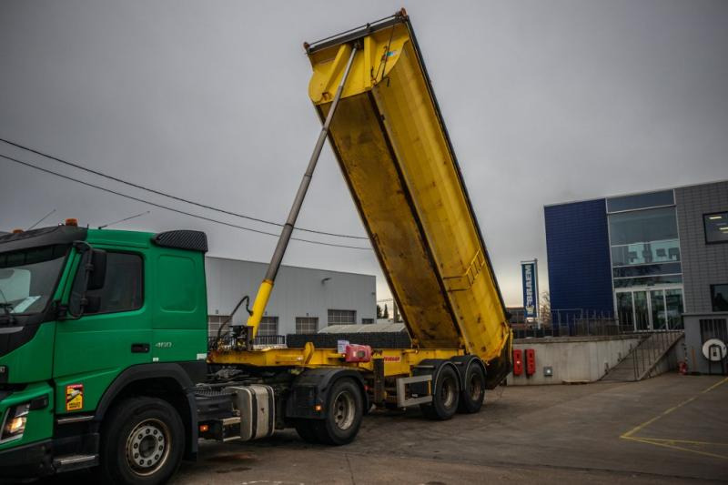 Fruehauf BENNE ENROCHEMENT - Kiper polprikolica: slika 1 Fruehauf BENNE ENROCHEMENT - Kiper polprikolica: slika 1