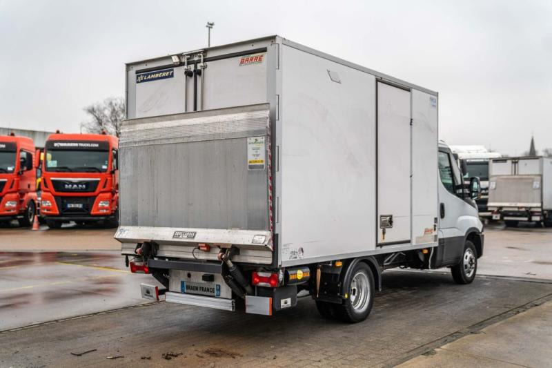 Iveco DAILY 35.180 +CARRIER + DHOLLANDIA - Hladilno vozilo: slika 4 Iveco DAILY 35.180 +CARRIER + DHOLLANDIA - Hladilno vozilo: slika 4
