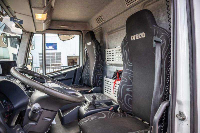 Interior photo 2: Iveco EUROCARGO 160E25 lizing Iveco EUROCARGO 160E25