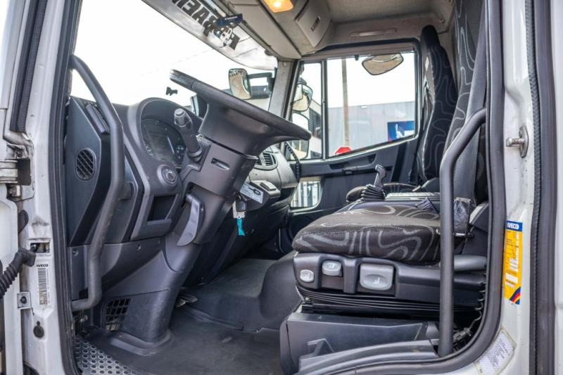 Interior photo 1: Iveco EUROCARGO 160E25 lizing Iveco EUROCARGO 160E25