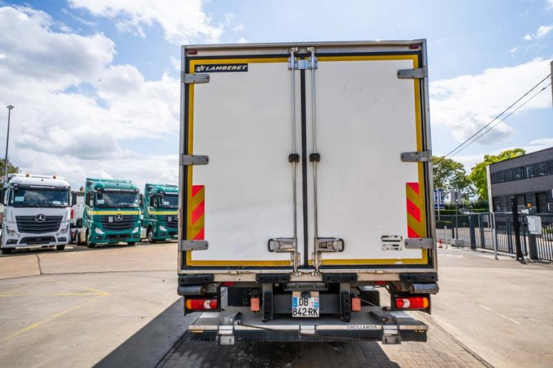 Renault MIDLUM 220 DXI (16t)+CARRIER+DHOLLANDIA +CARRIER - Tovornjak hladilnik: slika 5 Renault MIDLUM 220 DXI (16t)+CARRIER+DHOLLANDIA +CARRIER - Tovornjak hladilnik: slika 5