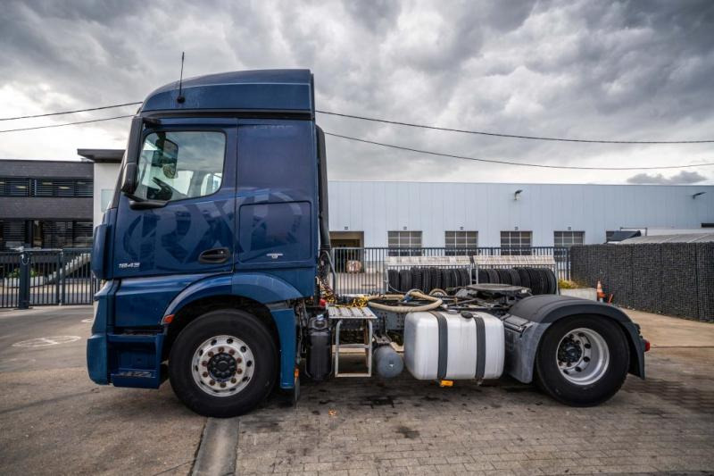 Mercedes ACTROS 1843 LS + HYDRAULIQUE - Vlačilec: slika 2 Mercedes ACTROS 1843 LS + HYDRAULIQUE - Vlačilec: slika 2