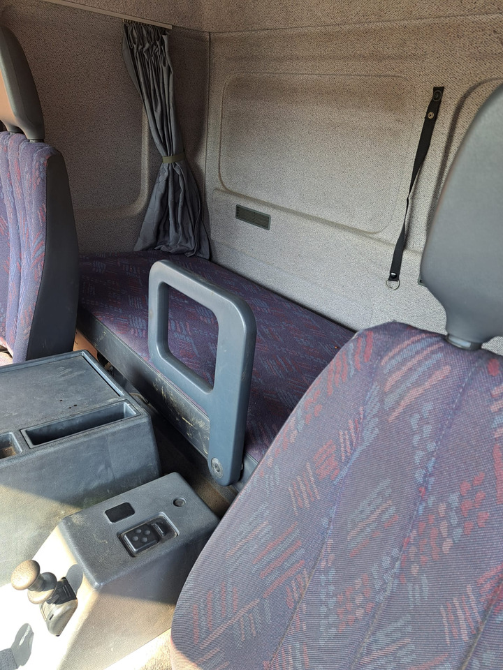 MERCEDES-BENZ 1823 - Tovornjak avtotransporter: slika 5 MERCEDES-BENZ 1823 - Tovornjak avtotransporter: slika 5
