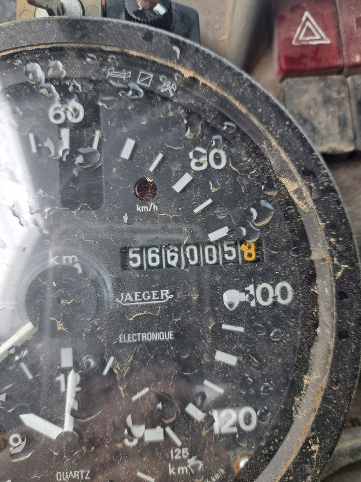 RENAULT - Tovornjak s kesonom: slika 4 RENAULT - Tovornjak s kesonom: slika 4