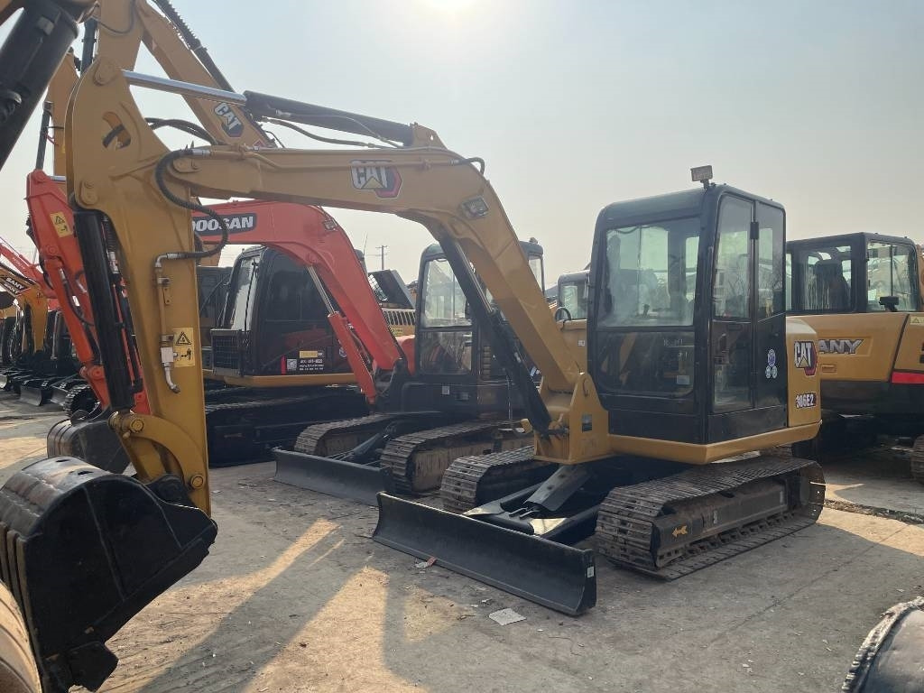 CAT 306E2 - Mini bager: slika 2 CAT 306E2 - Mini bager: slika 2