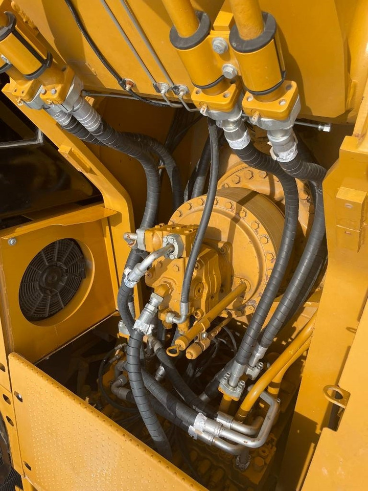 Bager goseničar CAT 330D2: slika 12