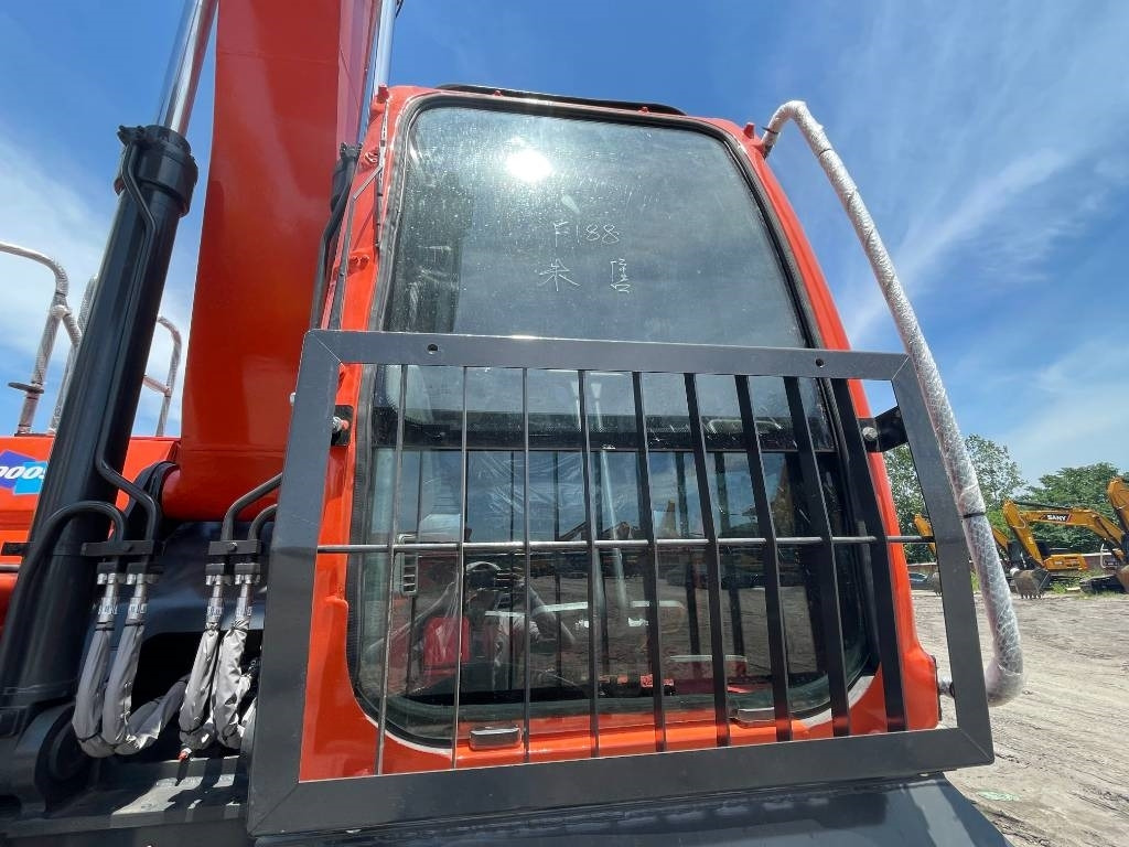Doosan DX 300 LC - Bager goseničar: slika 2 Doosan DX 300 LC - Bager goseničar: slika 2