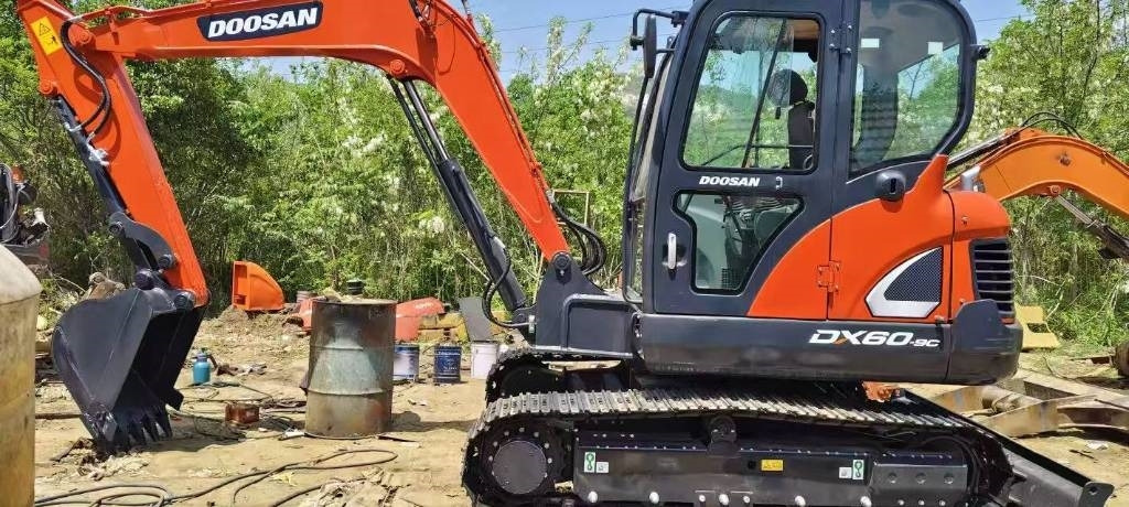 Doosan DX 60 - Bager goseničar: slika 1 Doosan DX 60 - Bager goseničar: slika 1