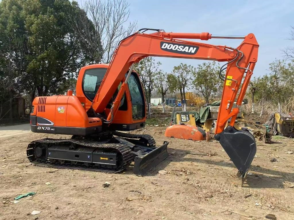 Doosan DX 75-9 C - Mini bager: slika 1 Doosan DX 75-9 C - Mini bager: slika 1