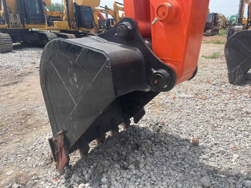 Hitachi ZX 200 - Bager goseničar: slika 3 Hitachi ZX 200 - Bager goseničar: slika 3