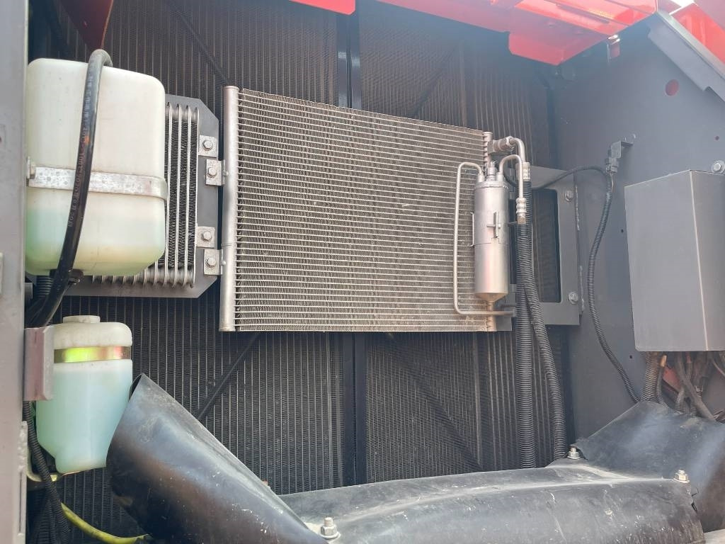 Hitachi ZX 210 - Bager goseničar: slika 3 Hitachi ZX 210 - Bager goseničar: slika 3