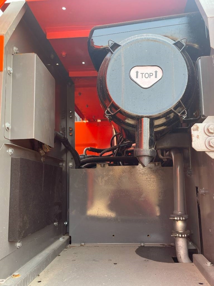 Hitachi ZX 210 - Bager goseničar: slika 2 Hitachi ZX 210 - Bager goseničar: slika 2