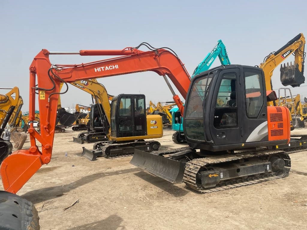 Hitachi ZX 70 - Bager goseničar: slika 1 Hitachi ZX 70 - Bager goseničar: slika 1