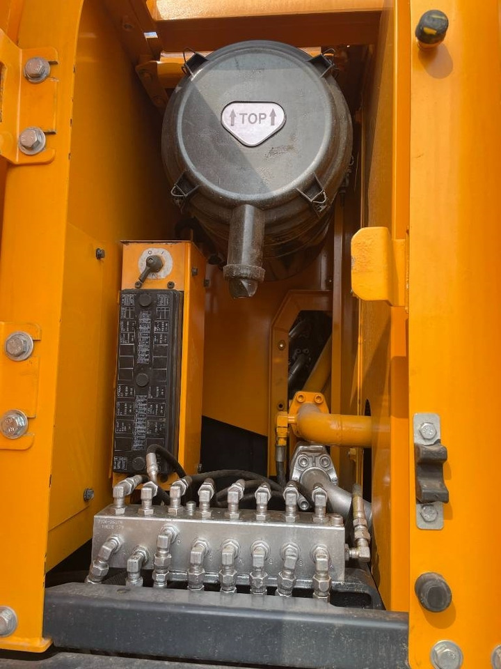 Hyundai 225LC-9S - Bager goseničar: slika 3 Hyundai 225LC-9S - Bager goseničar: slika 3