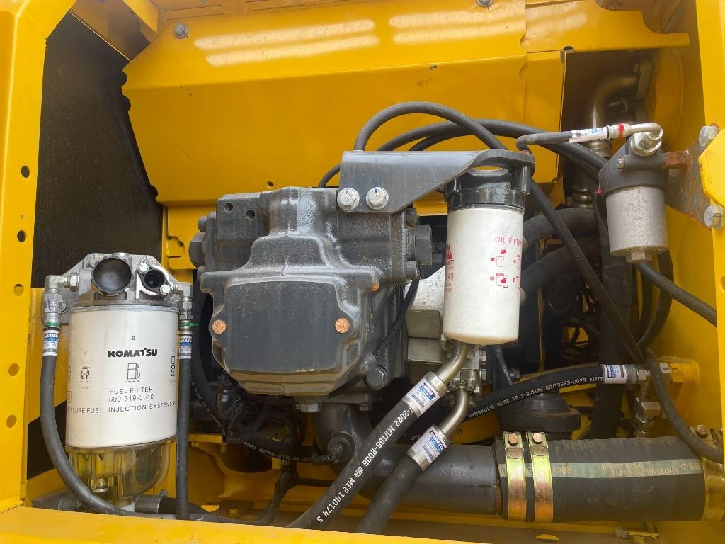 Komatsu PC 220 - Bager goseničar: slika 2 Komatsu PC 220 - Bager goseničar: slika 2