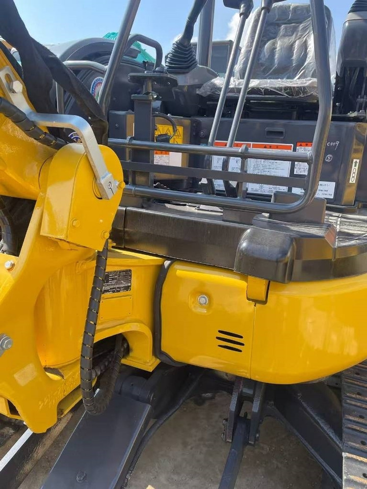 Mini bager Komatsu PC 35: slika 9