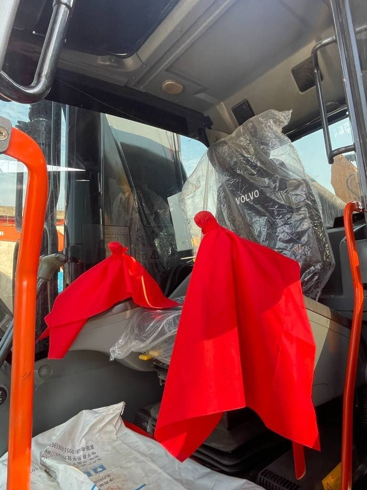 Volvo EC 380 D L - Bager goseničar: slika 4 Volvo EC 380 D L - Bager goseničar: slika 4