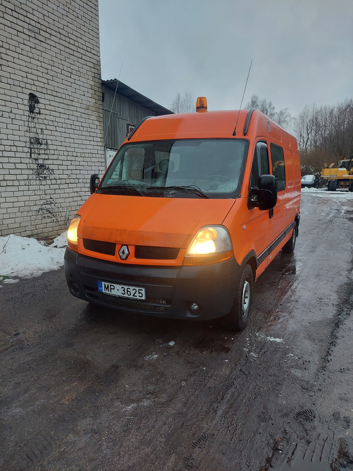 RENAULT - Dostavno vozilo z dvojno kabino: slika 1 RENAULT - Dostavno vozilo z dvojno kabino: slika 1