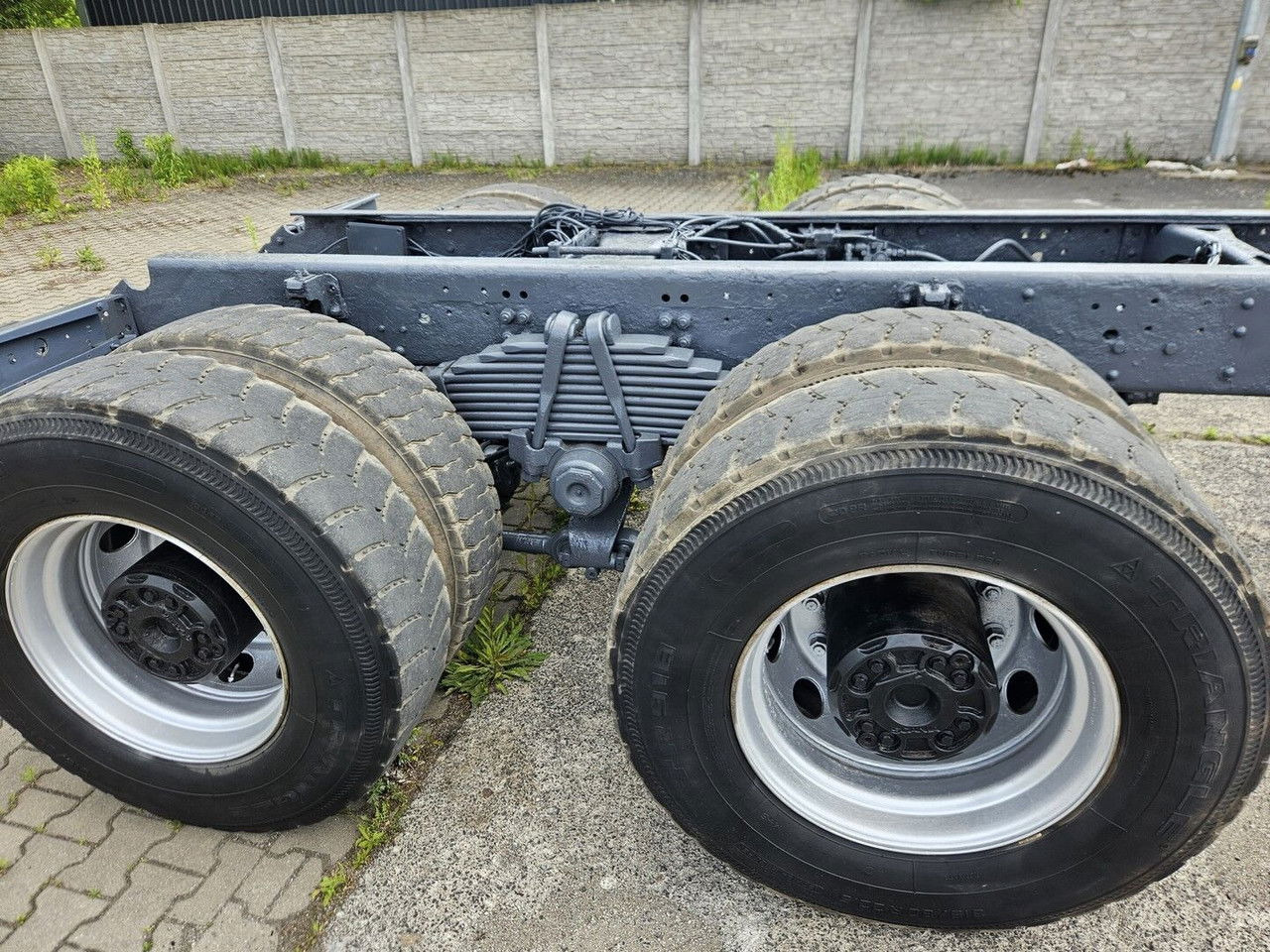 Scania 144 530 6X4 Manual Pump AND Injectros - Full Sprin G - Tovornjak-šasija: slika 4 Scania 144 530 6X4 Manual Pump AND Injectros - Full Sprin G - Tovornjak-šasija: slika 4