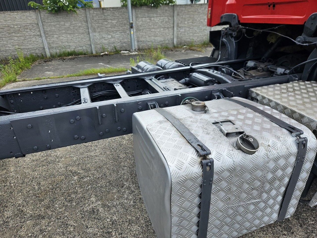 Scania 144 530 6X4 Manual Pump AND Injectros - Full Sprin G - Tovornjak-šasija: slika 3 Scania 144 530 6X4 Manual Pump AND Injectros - Full Sprin G - Tovornjak-šasija: slika 3