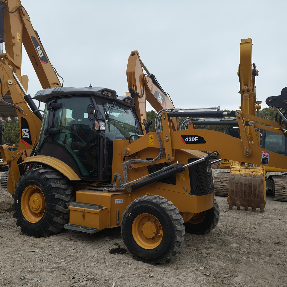 CATERPILLAR 420F - Bager nakladalec: slika 1 CATERPILLAR 420F - Bager nakladalec: slika 1