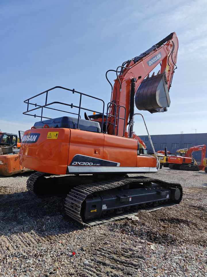 DOOSAN DX300 used excavator - Avtodvigalo: slika 3 DOOSAN DX300 used excavator - Avtodvigalo: slika 3