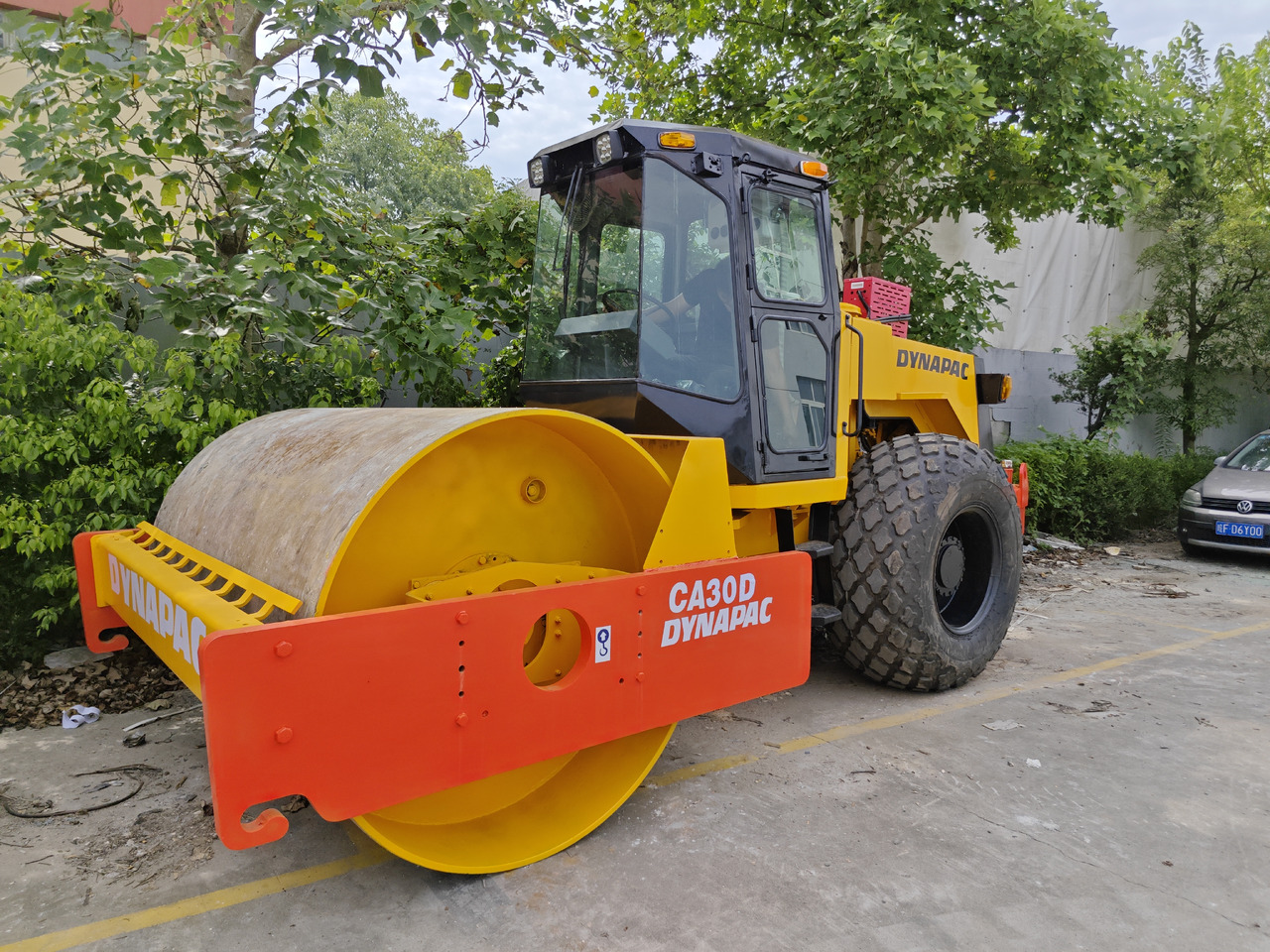 DYNAPAC CA30D USED ROAD ROLLER - Kompaktor: slika 2 DYNAPAC CA30D USED ROAD ROLLER - Kompaktor: slika 2