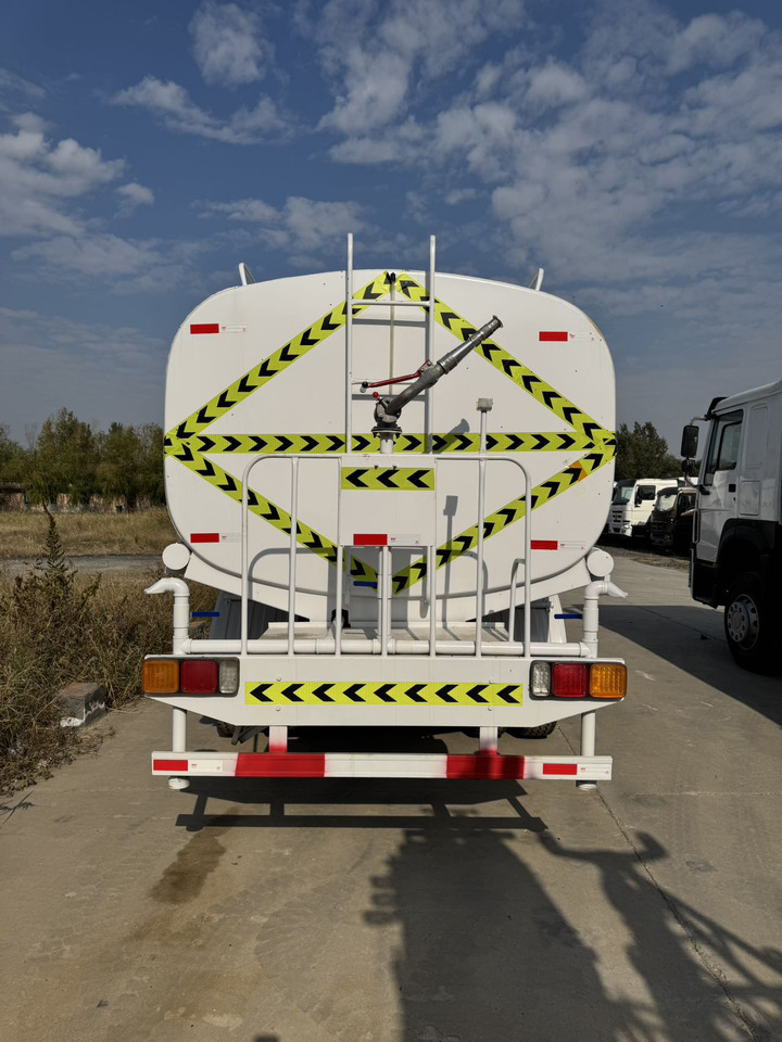 HOWO 371 Water Tanker Truck - Tovornjak cisterna: slika 5 HOWO 371 Water Tanker Truck - Tovornjak cisterna: slika 5