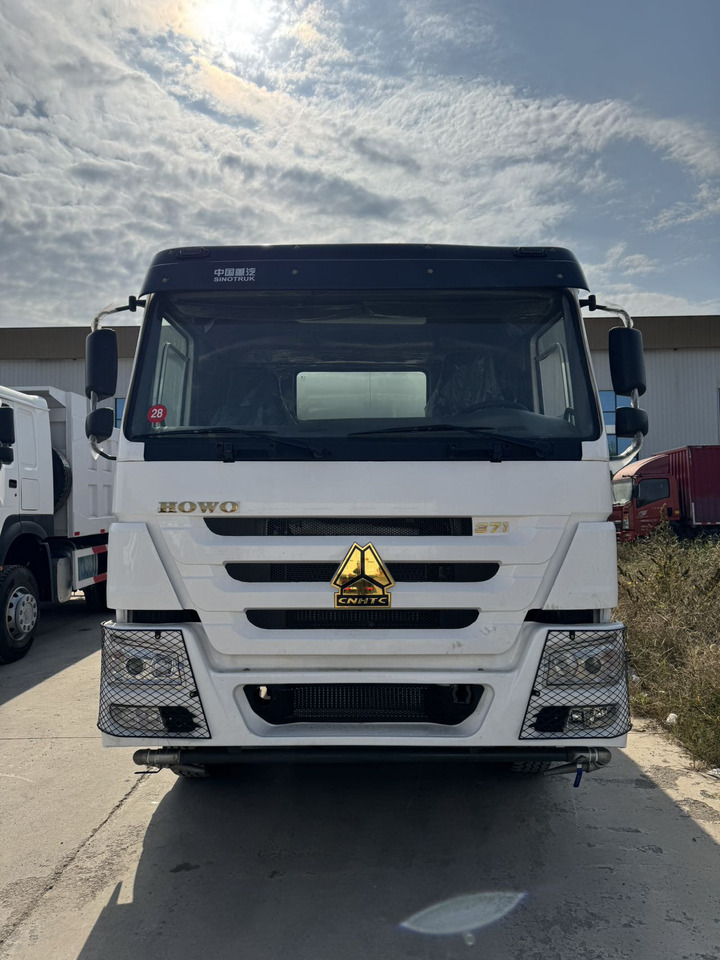 HOWO 371 Water Tanker Truck - Tovornjak cisterna: slika 2 HOWO 371 Water Tanker Truck - Tovornjak cisterna: slika 2